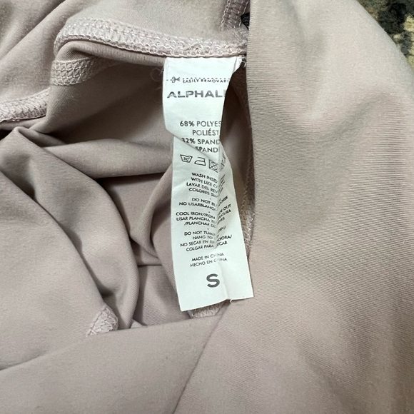 Alphalete Surface Cross Waist Leggings - Picture 6 of 6